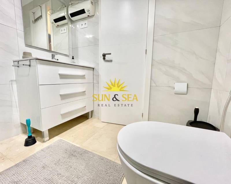 3 sovrum Lägenhet att hyra i Torrevieja - 1 300 € (Ref: 9428712)