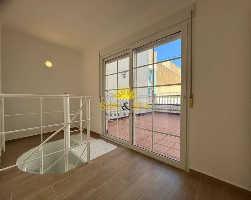 1 bedroom Apartment for rent in Torrevieja - € 700 (Ref: 9431288)