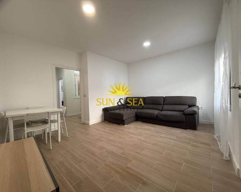 1 bedroom Apartment for rent in Torrevieja - € 700 (Ref: 9431288)