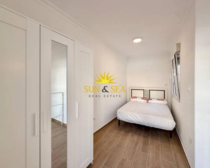 1 quarto Apartamento para arrendar em Torrevieja - 700 € (Ref: 9431288)