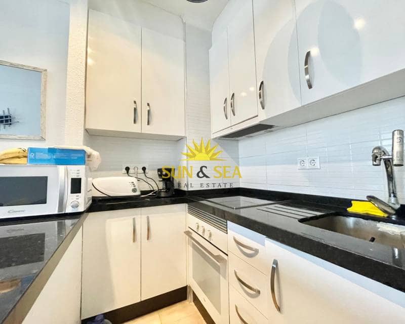 1 makuuhuone Huoneisto vuokrattavana paikassa Torrevieja - 700 € (Ref: 9431843)