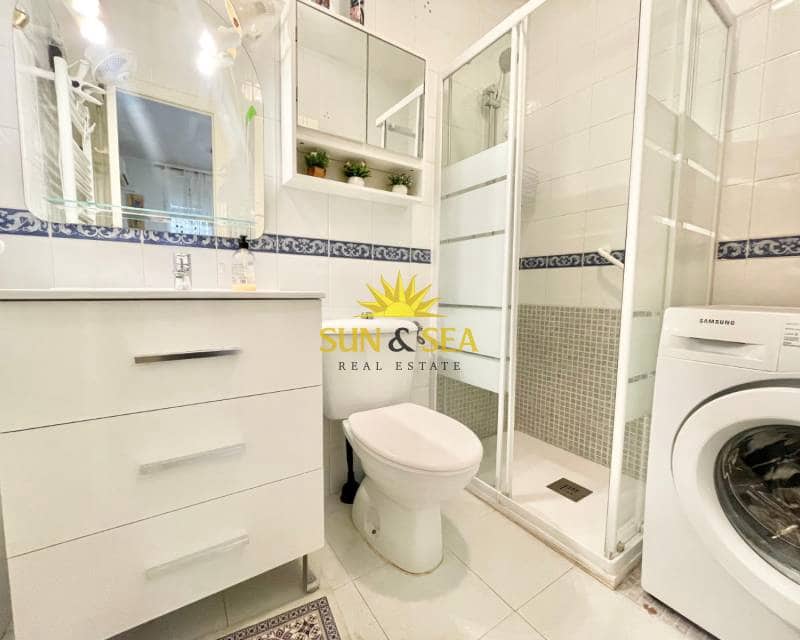 2 soverom Villa til leie i Torrevieja med svømmebasseng - € 700 (Ref: 9431844)