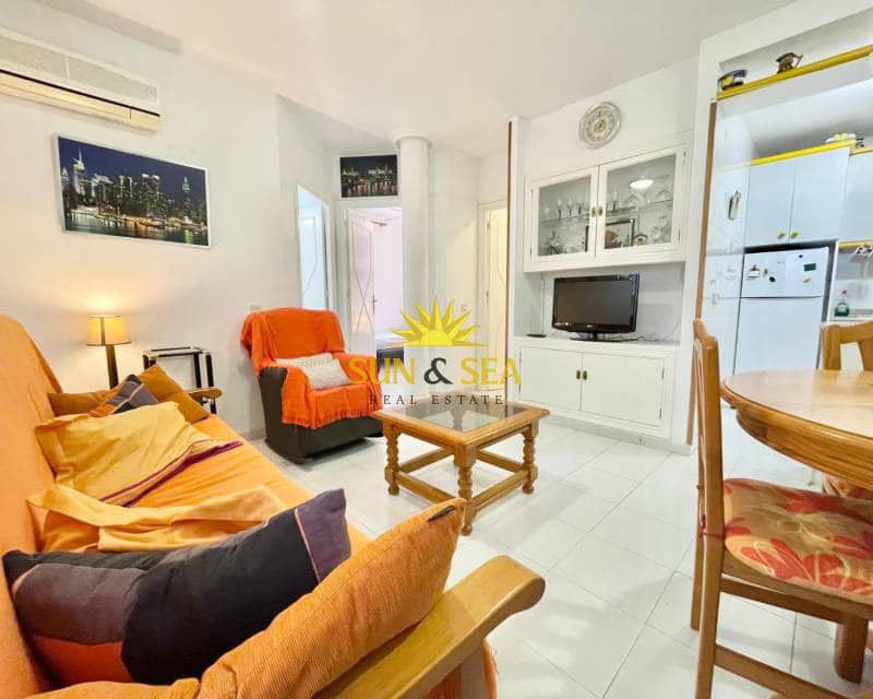2 soverom Villa til leie i Torrevieja med svømmebasseng - € 700 (Ref: 9431844)