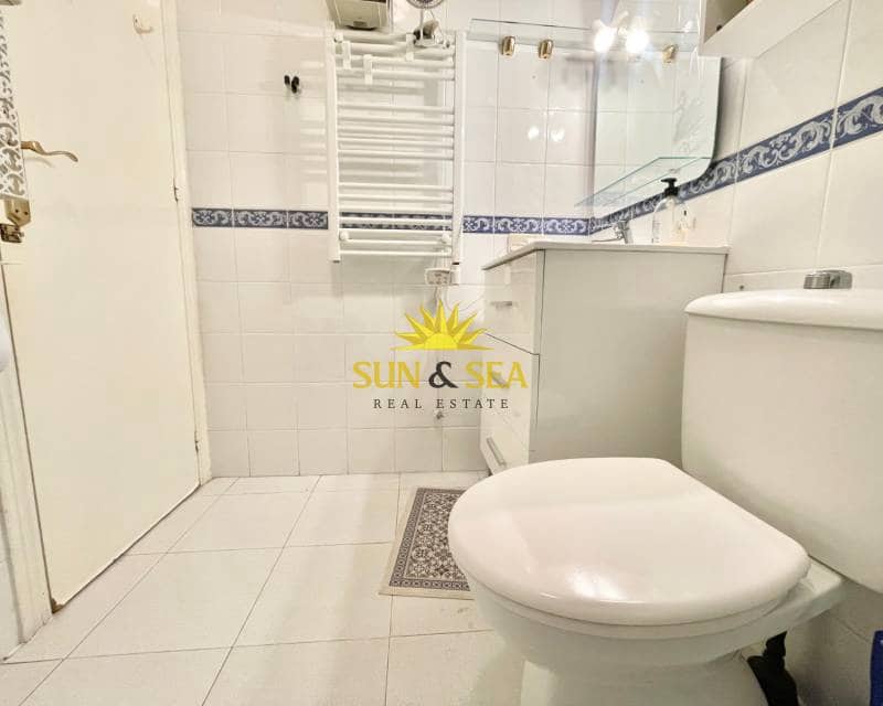 2 soverom Villa til leie i Torrevieja med svømmebasseng - € 700 (Ref: 9431844)