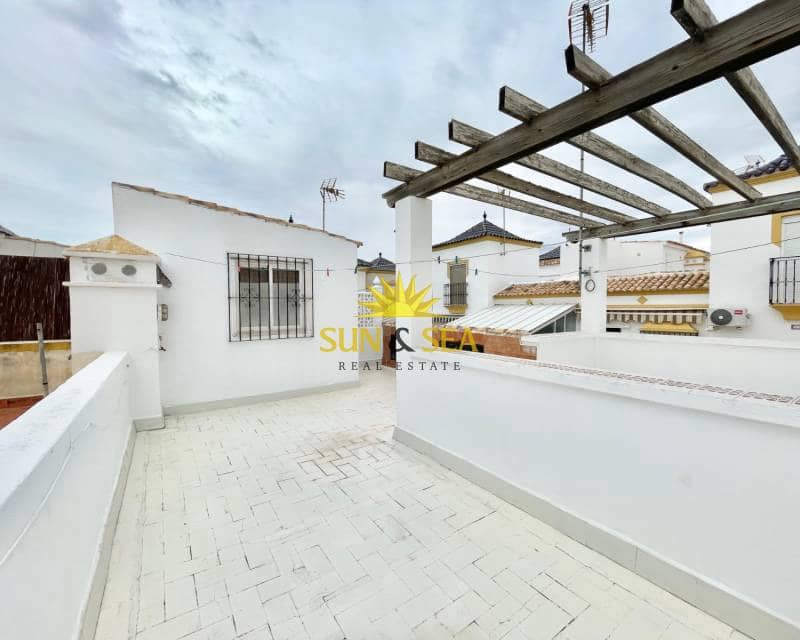 2 soverom Villa til leie i Torrevieja med svømmebasseng - € 700 (Ref: 9431844)