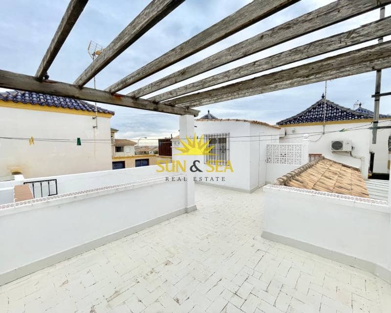 2 soverom Villa til leie i Torrevieja med svømmebasseng - € 700 (Ref: 9431844)