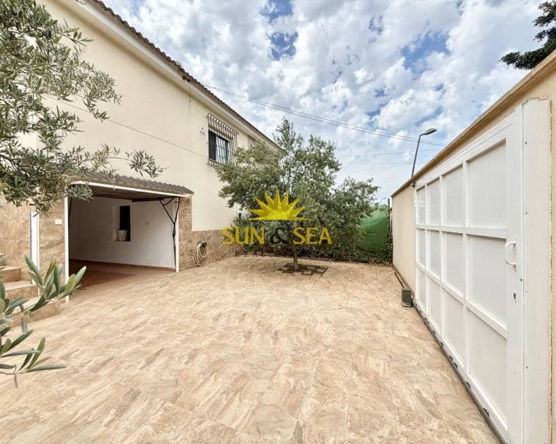 3 bedroom Villa for rent in Los Balcones with garage - € 1,900 (Ref: 9432079)