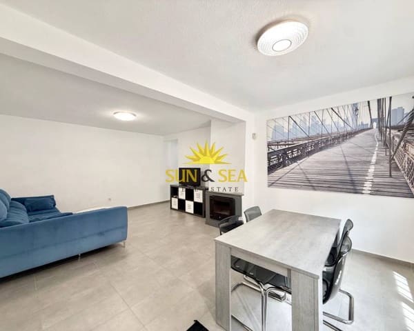 3 bedroom Villa for rent in Los Balcones with garage - € 1,900 (Ref: 9432079)