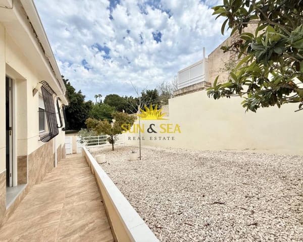 3 bedroom Villa for rent in Los Balcones with garage - € 1,900 (Ref: 9432079)