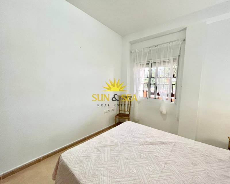 2 bedroom Villa for rent in Orihuela Costa with pool - € 900 (Ref: 9432080)