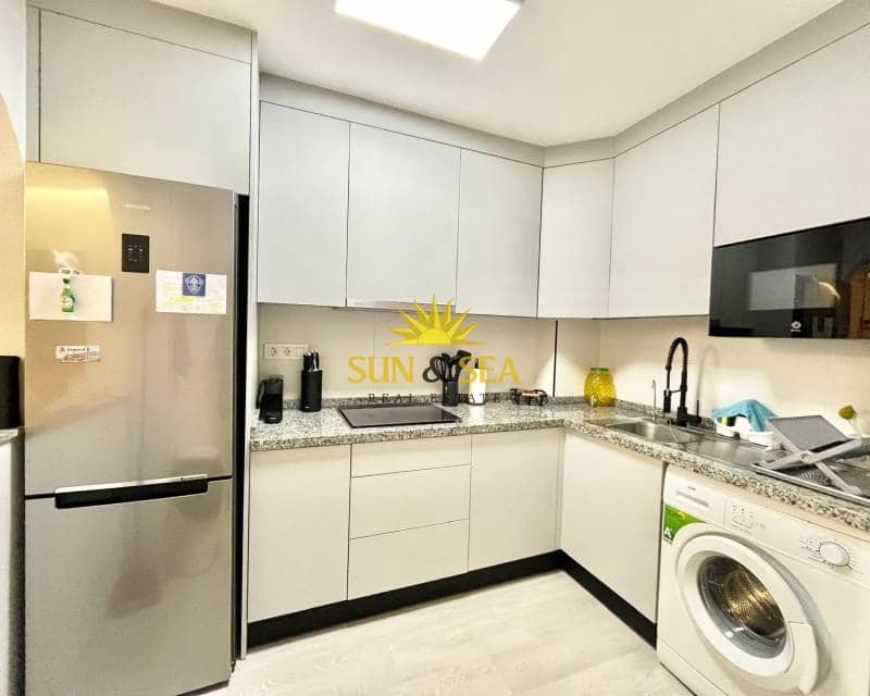 3 soverom Leilighet til leie i Torrevieja - € 950 (Ref: 9432081)