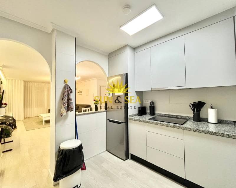 3 soverom Leilighet til leie i Torrevieja - € 950 (Ref: 9432081)