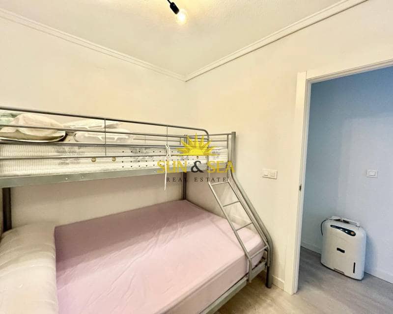 3 soverom Leilighet til leie i Torrevieja - € 950 (Ref: 9432081)