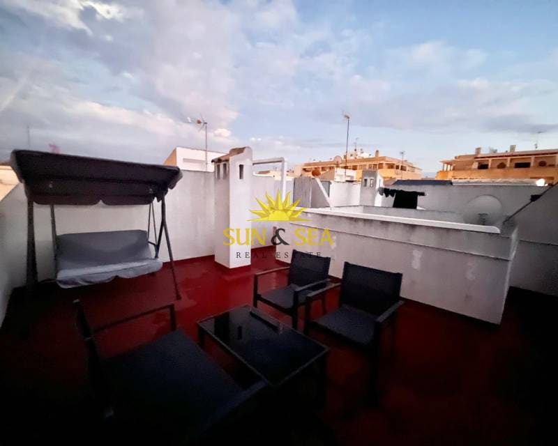 3 soverom Leilighet til leie i Torrevieja - € 950 (Ref: 9432081)