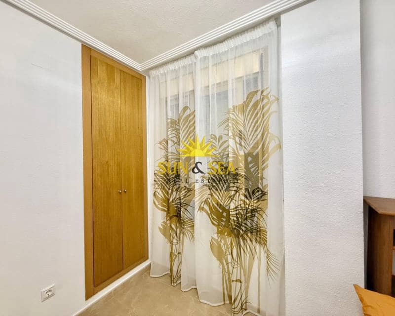 2 Zimmer Apartment zu vermieten in Guardamar del Segura mit Garage - 850 € (Ref: 9432452)