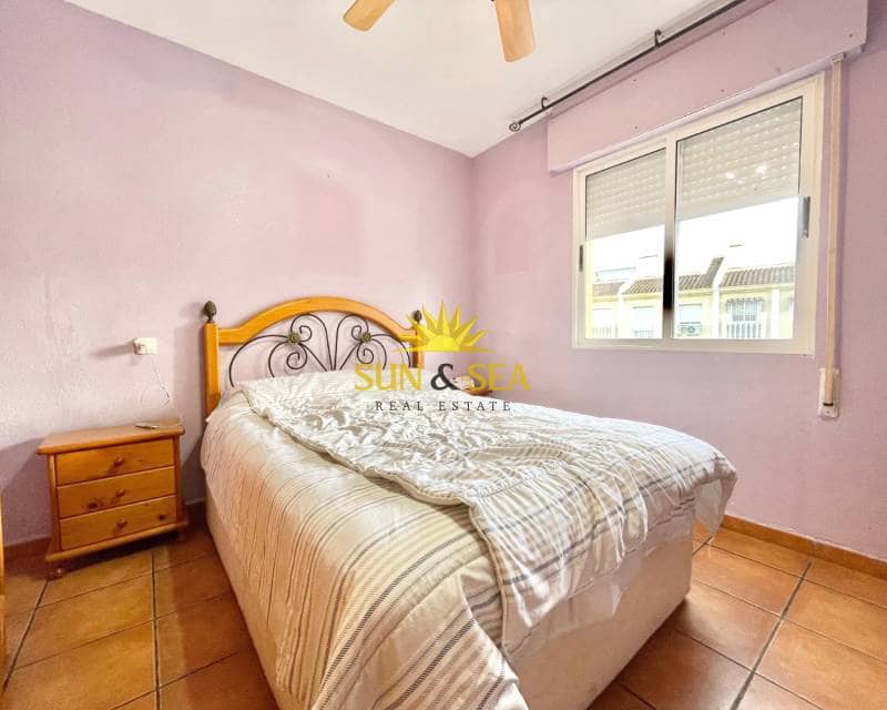 4 sypialnia Apartament do wynajęcia w Torrevieja z basenem - 970 € (Ref: 9432737)