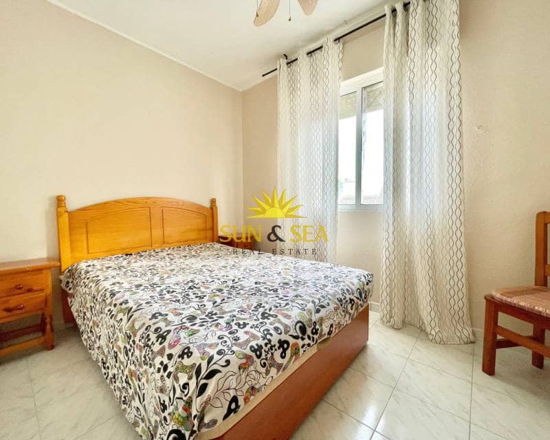 4 sypialnia Apartament do wynajęcia w Torrevieja z basenem - 970 € (Ref: 9432737)