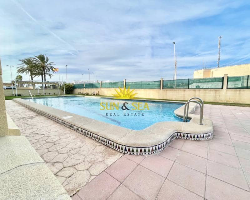 4 sypialnia Apartament do wynajęcia w Torrevieja z basenem - 970 € (Ref: 9432737)