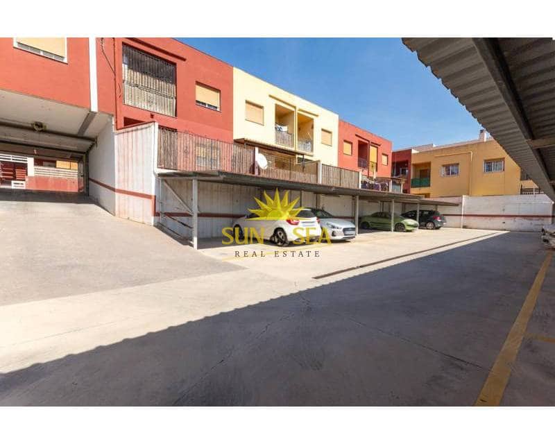 Appartement de 2 chambres à louer à Orihuela avec garage - 700 € (Ref: 9433429)