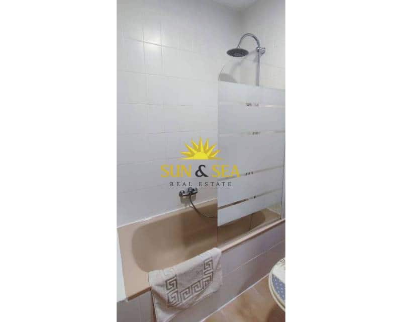 2 bedroom Apartment for rent in Torrevieja with pool - € 800 (Ref: 9433430)