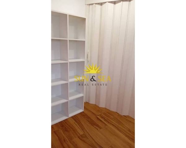 2 soveværelse Erhverv til leje i Cox - € 350 (Ref: 9436483)