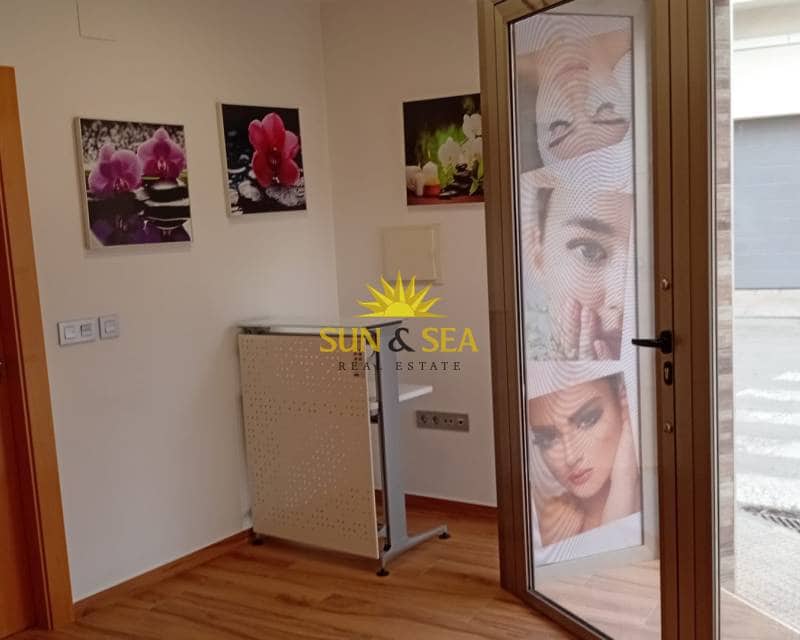 2 soveværelse Erhverv til leje i Cox - € 350 (Ref: 9436483)