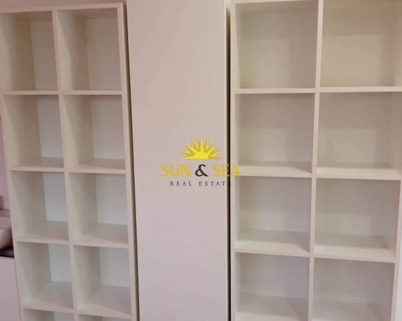 2 soveværelse Erhverv til leje i Cox - € 350 (Ref: 9436483)