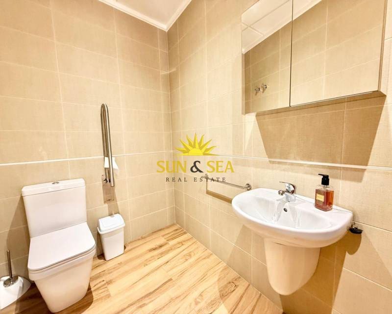 Local Comercial de 2 habitaciones en Cox en alquiler - 350 € (Ref: 9436483)