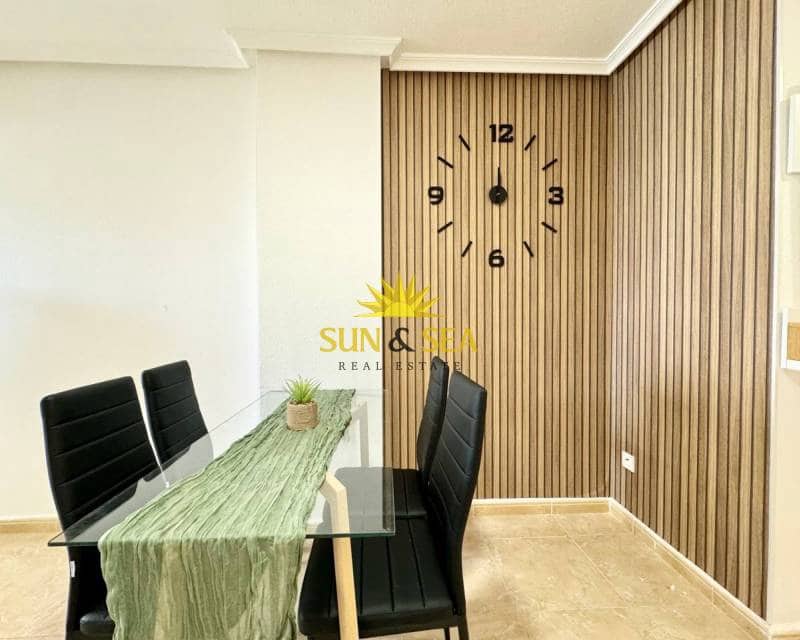 2 makuuhuone Huoneisto myytävänä paikassa Torrevieja - 170 000 € (Ref: 9437923)