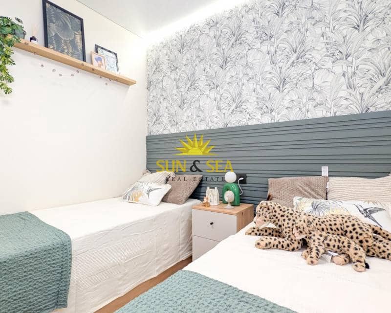 2 makuuhuone Huoneisto myytävänä paikassa Torrevieja - 174 800 € (Ref: 9438716)