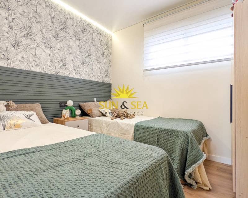 2 makuuhuone Huoneisto myytävänä paikassa Torrevieja - 174 800 € (Ref: 9438716)