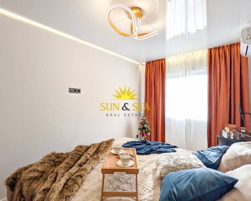 2 makuuhuone Huoneisto myytävänä paikassa Torrevieja - 174 800 € (Ref: 9438716)