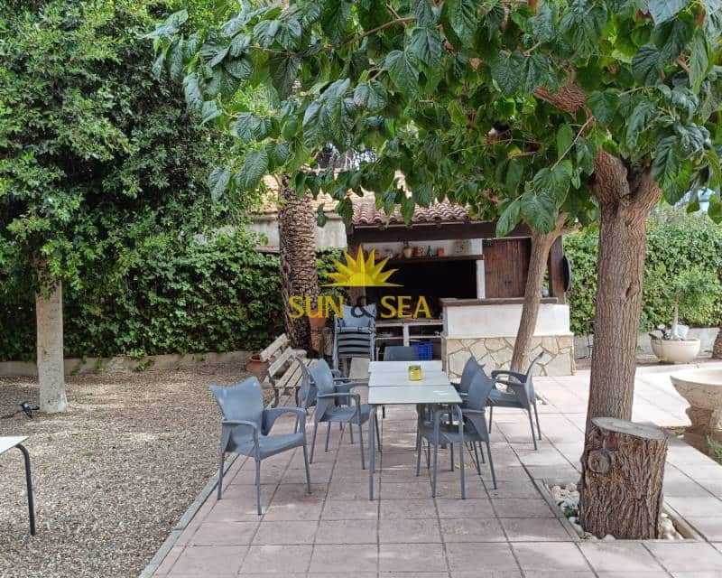 Bungalow de 2 chambres à louer à Elche / Elx avec piscine - 850 € (Ref: 9445441)