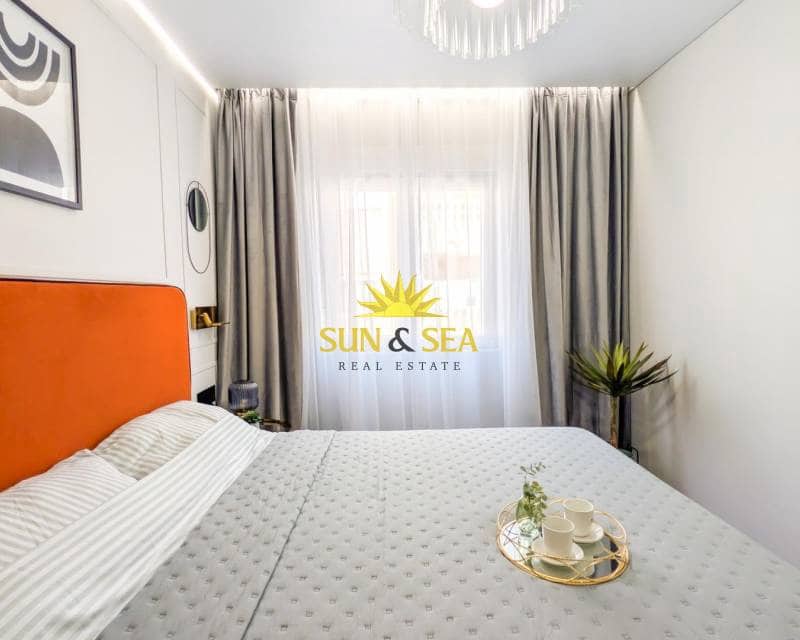 2 makuuhuone Huoneisto myytävänä paikassa Torrevieja - 169 900 € (Ref: 9447041)