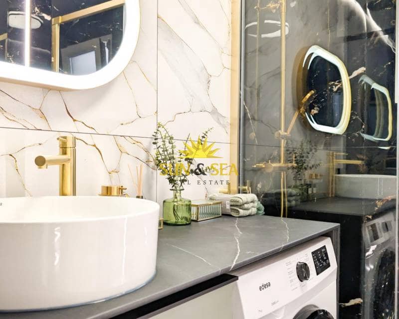 2 makuuhuone Huoneisto myytävänä paikassa Torrevieja - 169 900 € (Ref: 9447041)