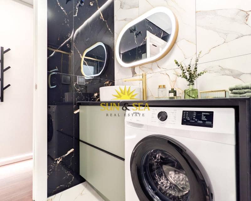 2 makuuhuone Huoneisto myytävänä paikassa Torrevieja - 169 900 € (Ref: 9447041)