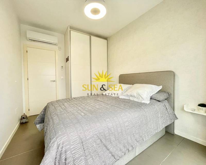 2 quarto Apartamento para arrendar em Pilar de la Horadada com piscina - 1 200 € (Ref: 9447199)