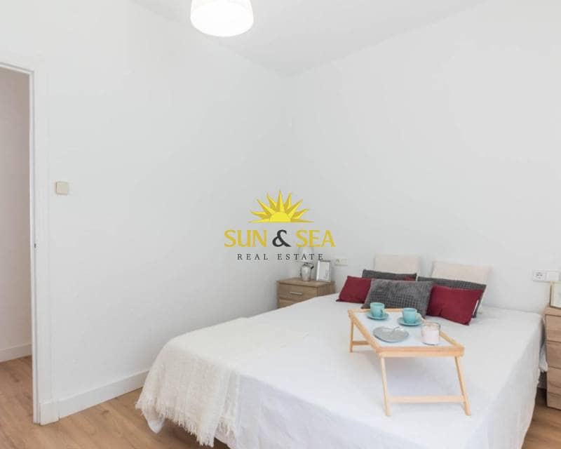 2 soveværelse Lejlighed til leje i Murcia by - € 850 (Ref: 9447296)