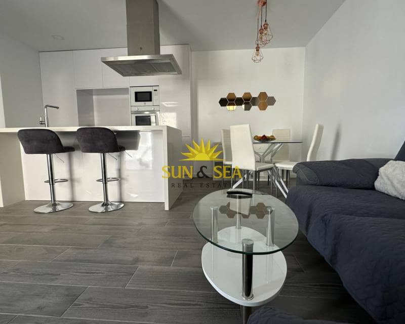 2 makuuhuone Bungalow vuokrattavana paikassa Torrevieja mukana uima-altaan 
autotalli - 1 200 € (Ref: 9447300)