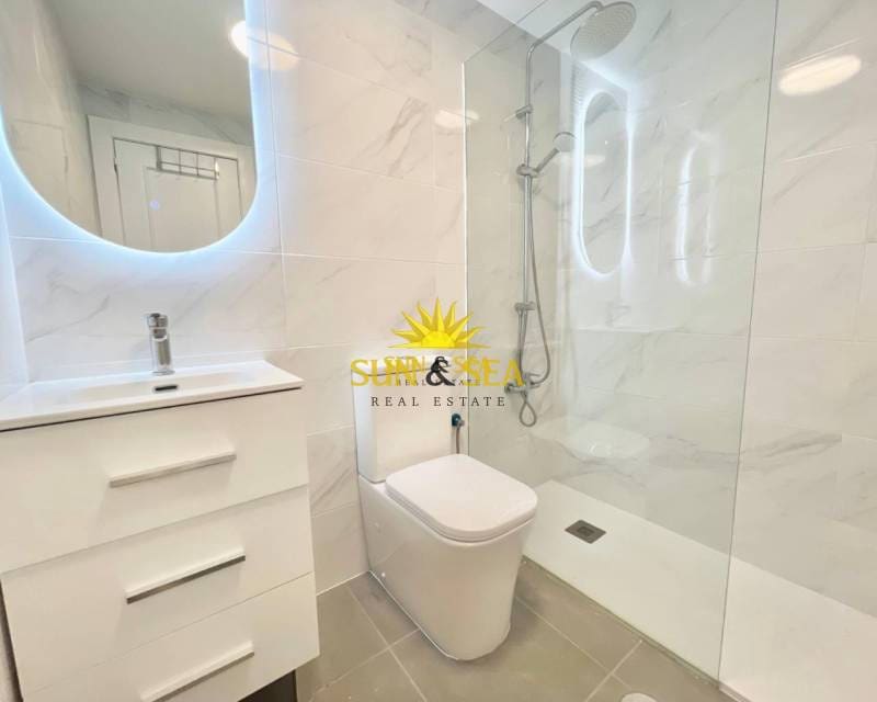 1 soveværelse Studio til leje i Torrevieja med swimmingpool - € 500 (Ref: 9448441)