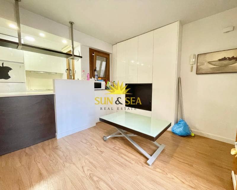 3 slaapkamer Appartement te huur in Los Alcazares met garage - € 850 (Ref: 9449318)