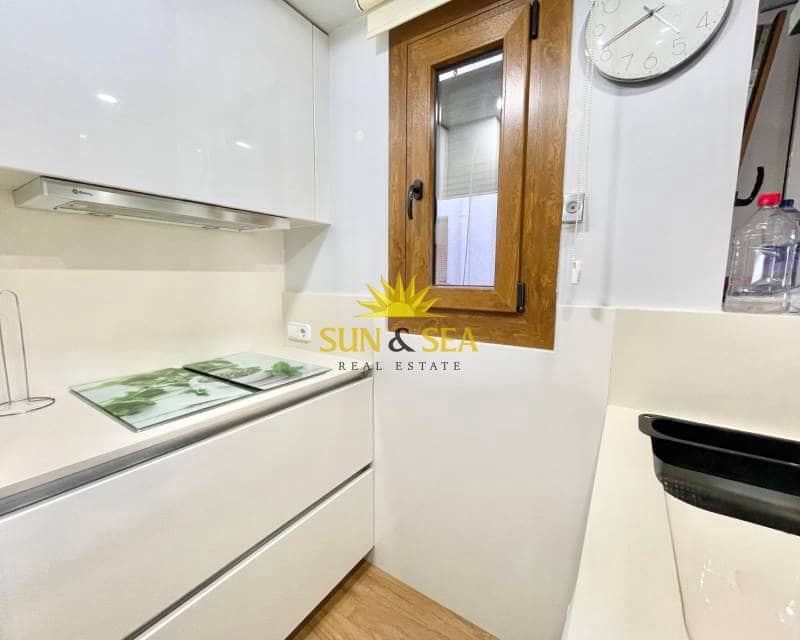 3 slaapkamer Appartement te huur in Los Alcazares met garage - € 850 (Ref: 9449318)