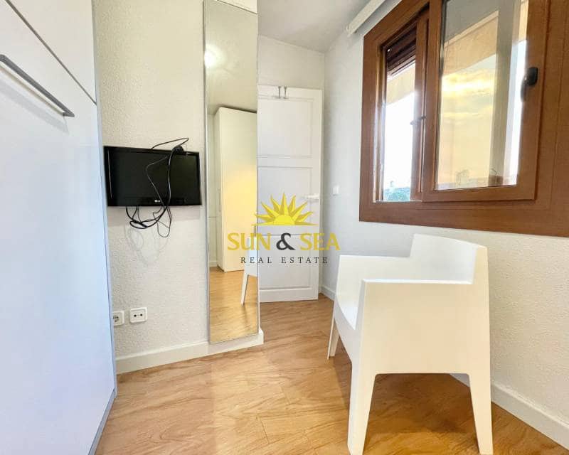 3 slaapkamer Appartement te huur in Los Alcazares met garage - € 850 (Ref: 9449318)