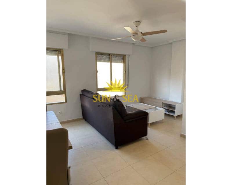 2 sovrum Lägenhet att hyra i Torrevieja - 900 € (Ref: 9449961)