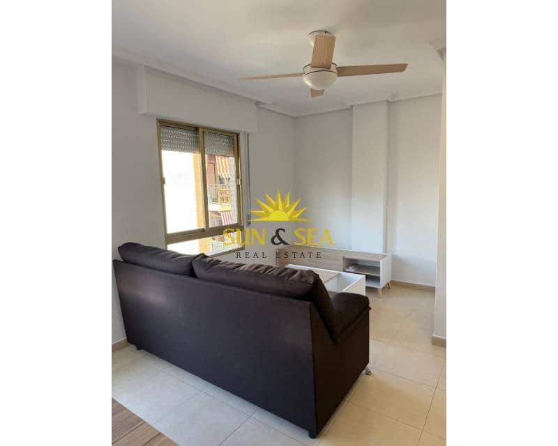 2 sovrum Lägenhet att hyra i Torrevieja - 900 € (Ref: 9449961)