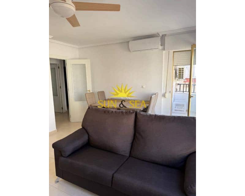 2 sovrum Lägenhet att hyra i Torrevieja - 900 € (Ref: 9449961)