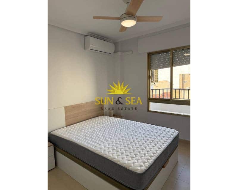 2 sovrum Lägenhet att hyra i Torrevieja - 900 € (Ref: 9449961)