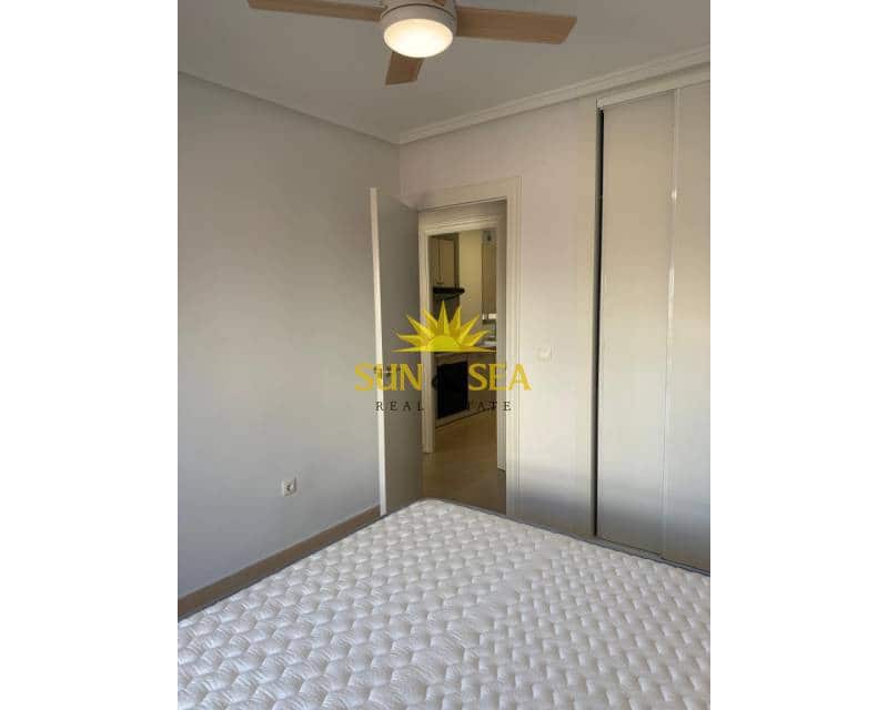 2 sovrum Lägenhet att hyra i Torrevieja - 900 € (Ref: 9449961)