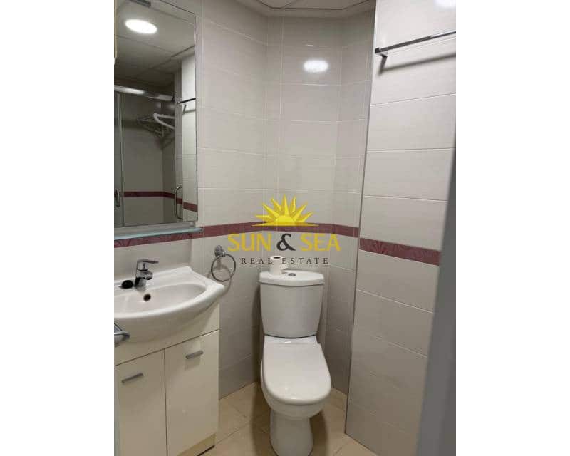 2 sovrum Lägenhet att hyra i Torrevieja - 900 € (Ref: 9449961)