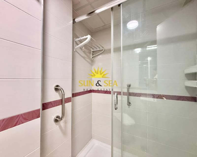 2 bedroom Apartment for rent in Torrevieja - € 900 (Ref: 9449961)